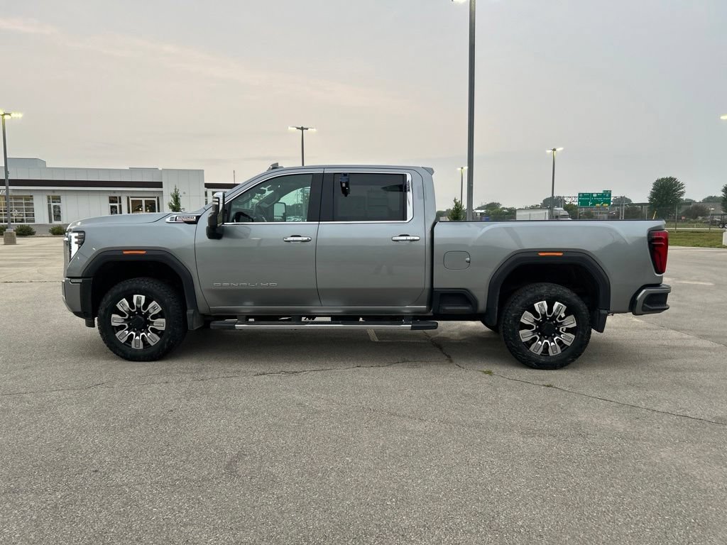 Used 2024 GMC Sierra 2500 Denali w/ Denali Reserve Package AWD/4WD image 10