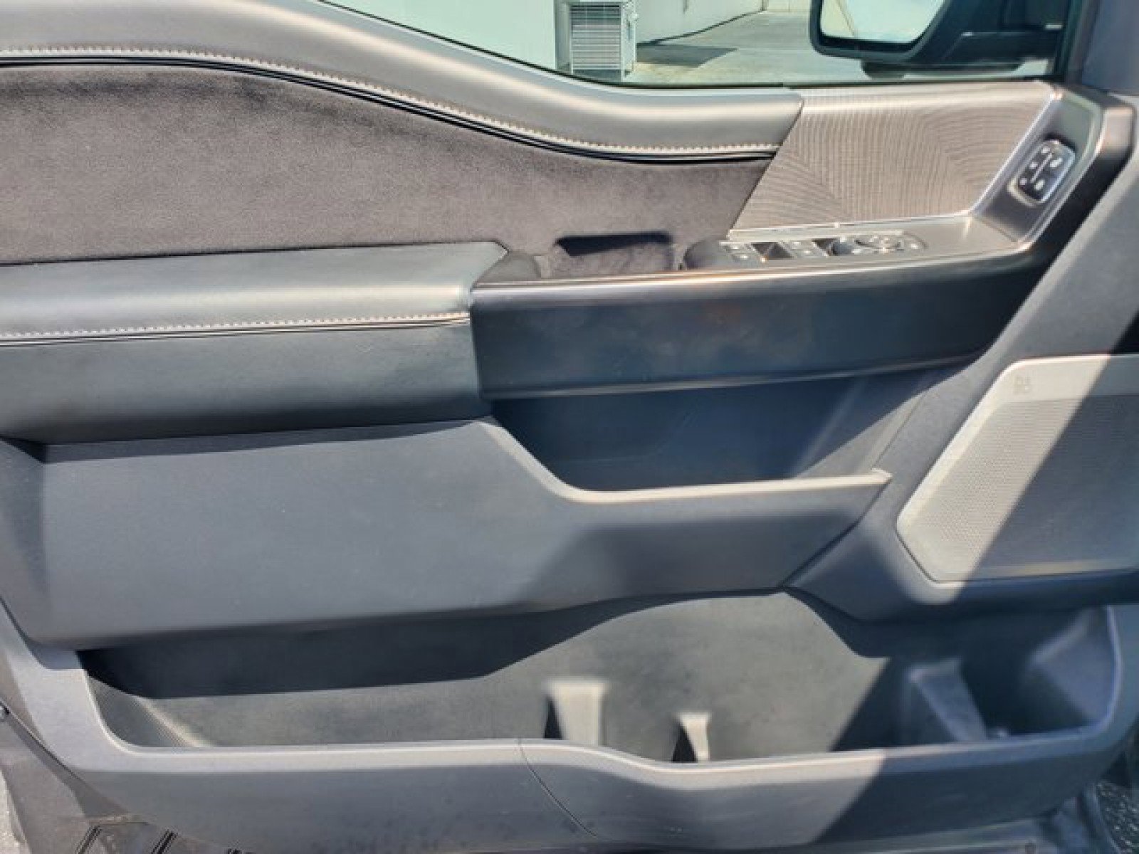 Certified 2023 Ford F150 Platinum w/ Equipment Group 701A High image 13