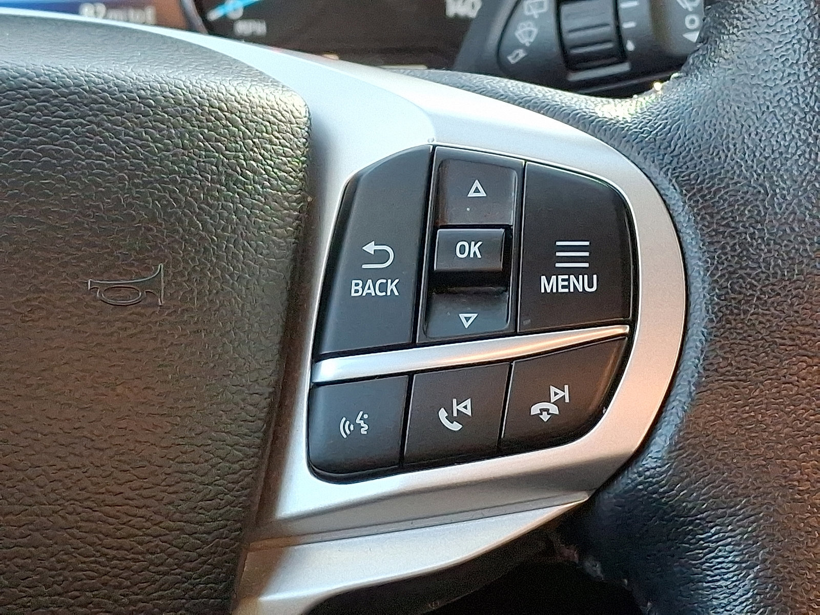 Certified 2022 Ford Explorer XLT w/ Equipment Group 202A image 23