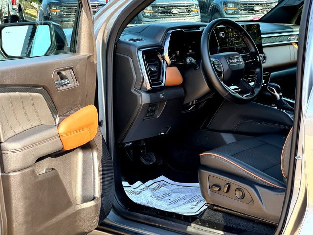 Used 2026 GMC Canyon AT4 AWD/4WD image 9