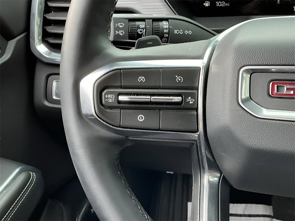 Used 2025 GMC Acadia Elevation image 33