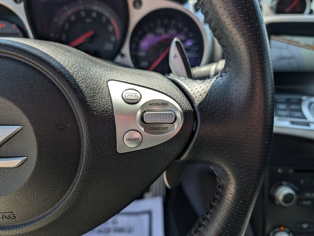 Used 2019 Nissan 370Z Touring RWD image 9