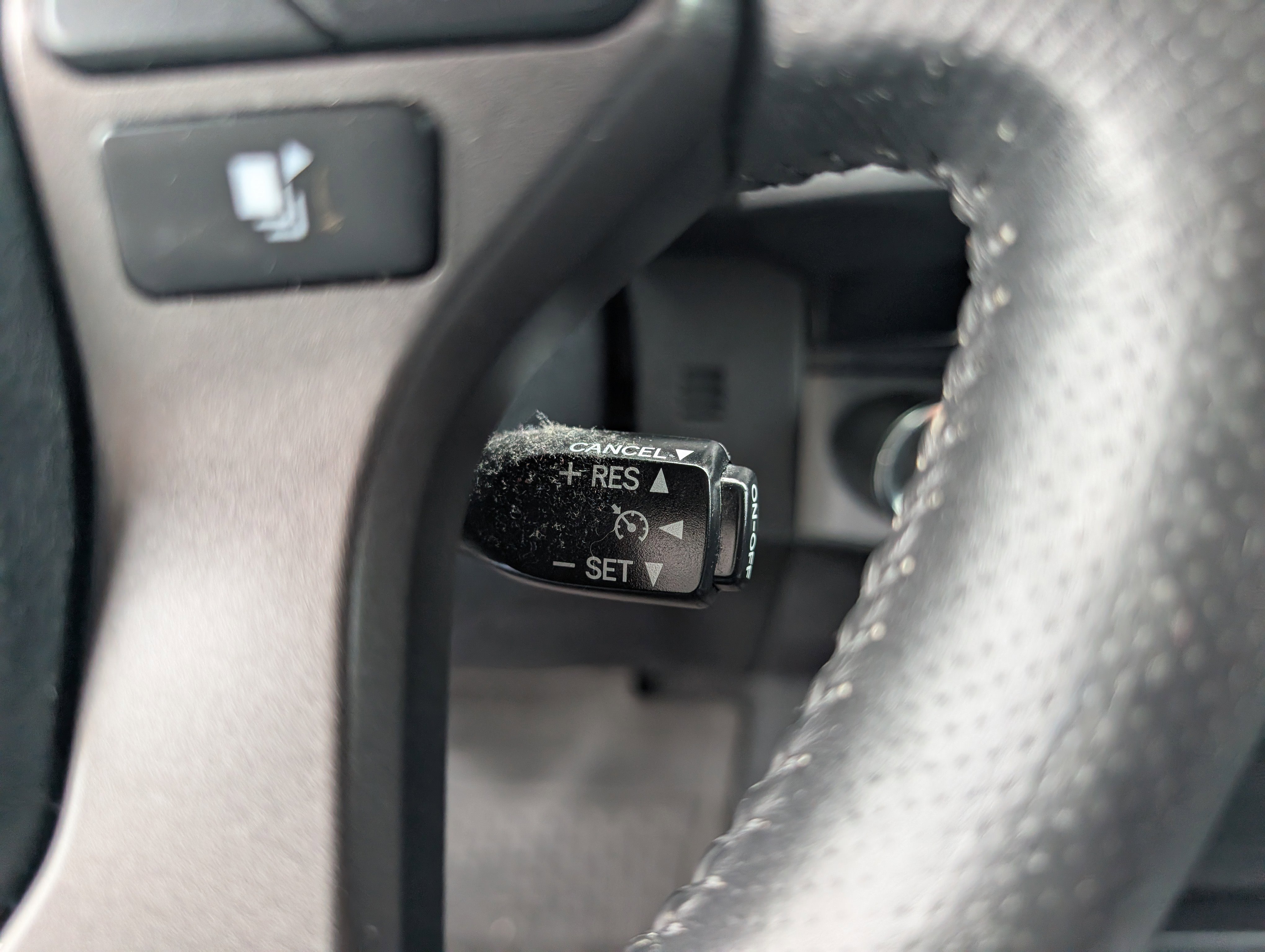 Used 2017 Toyota Tacoma TRD Sport AWD/4WD image 21
