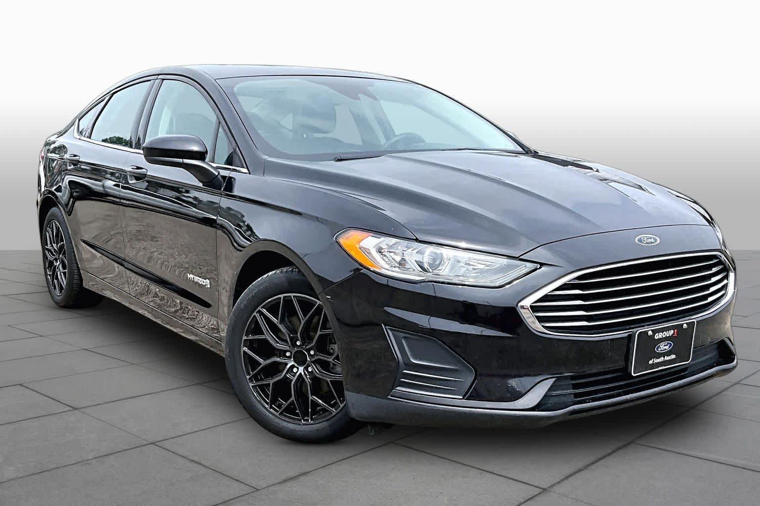 Certified 2019 Ford Fusion SE FWD image 3