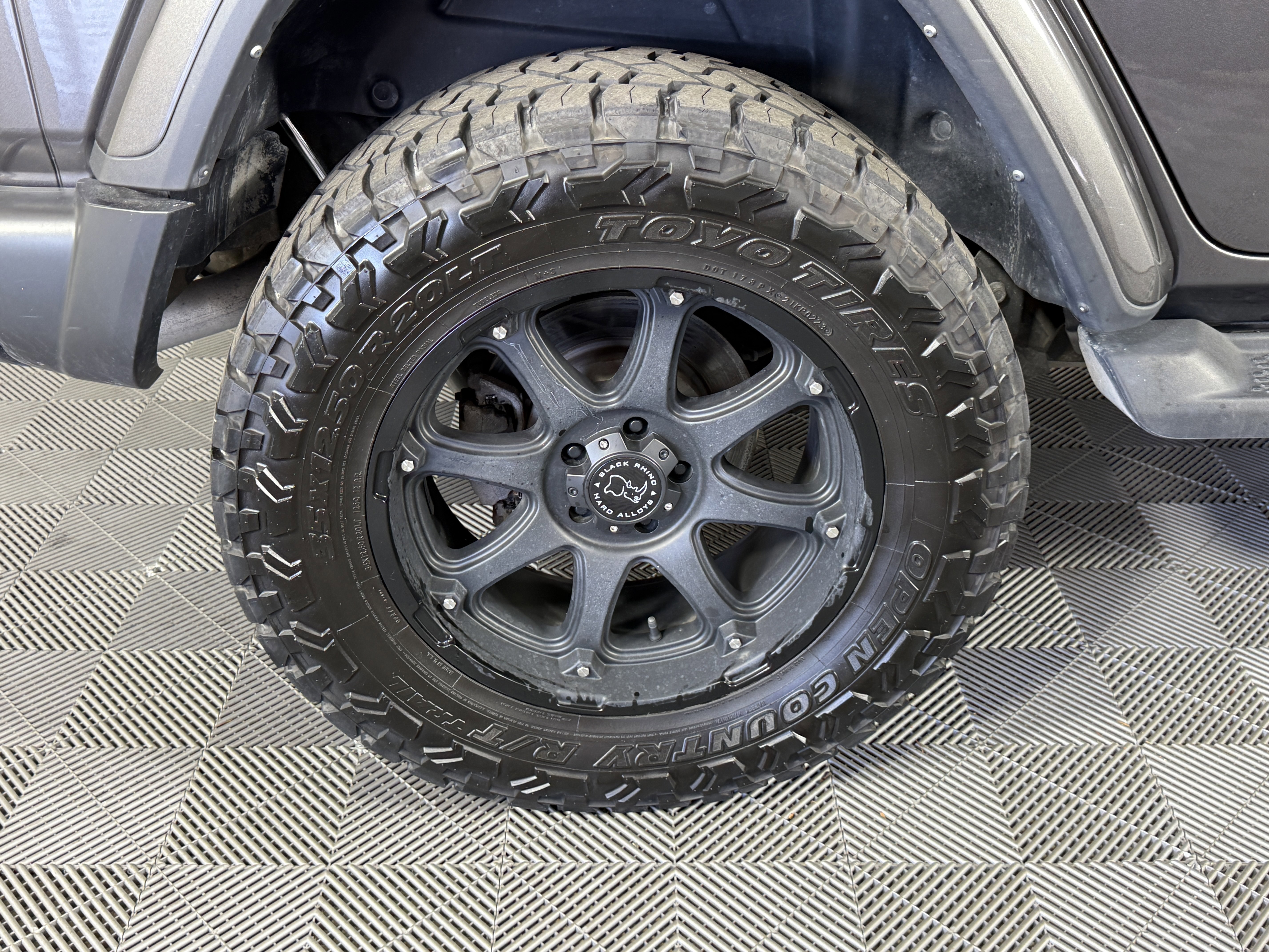 Used 2022 Jeep Wrangler Unlimited Sahara image 30