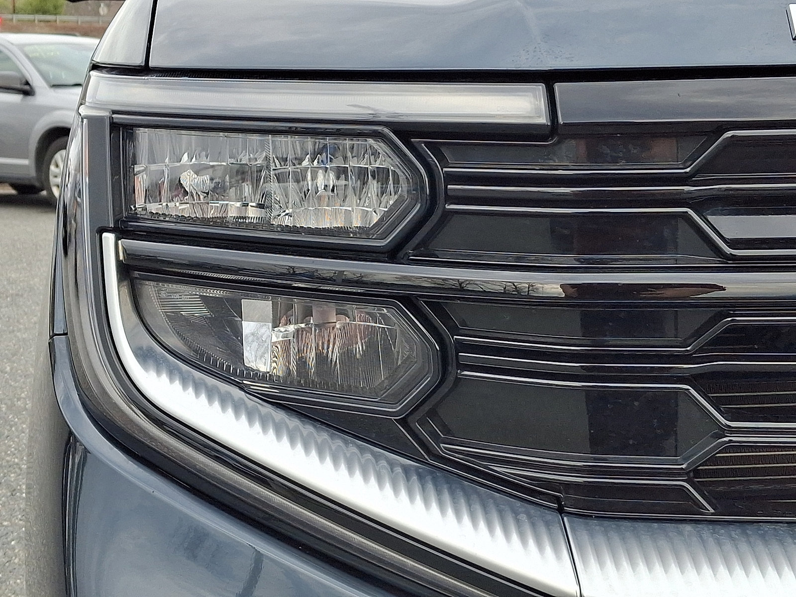 Certified 2025 Ford Expedition Platinum image 9