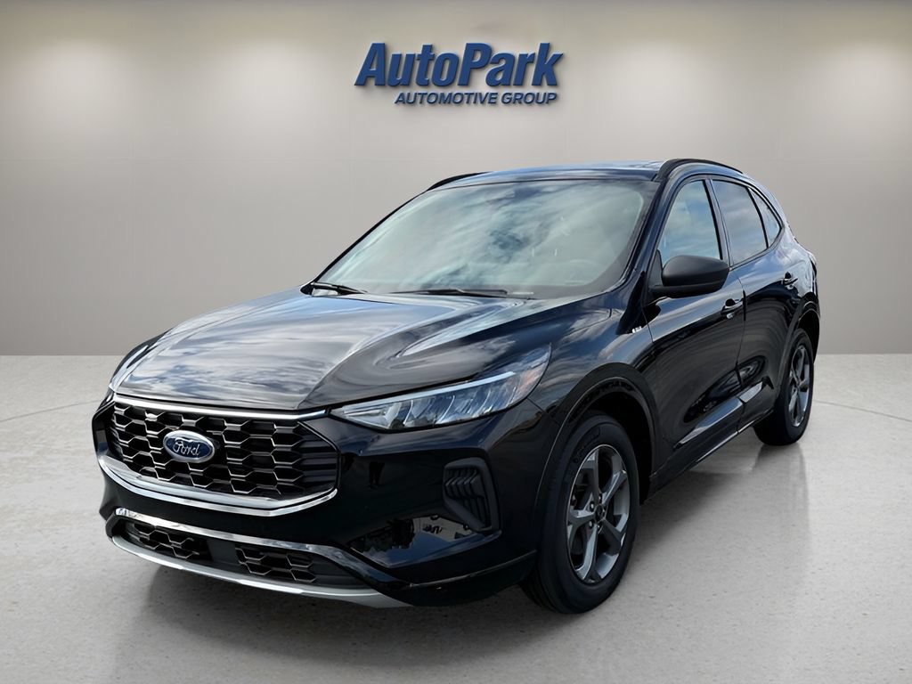 Certified 2023 Ford Escape ST-Line w/ Tech Pack #1 AWD/4WD image 4