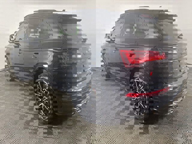 Used 2021 Audi SQ5 Prestige w/ Prestige Package image 3