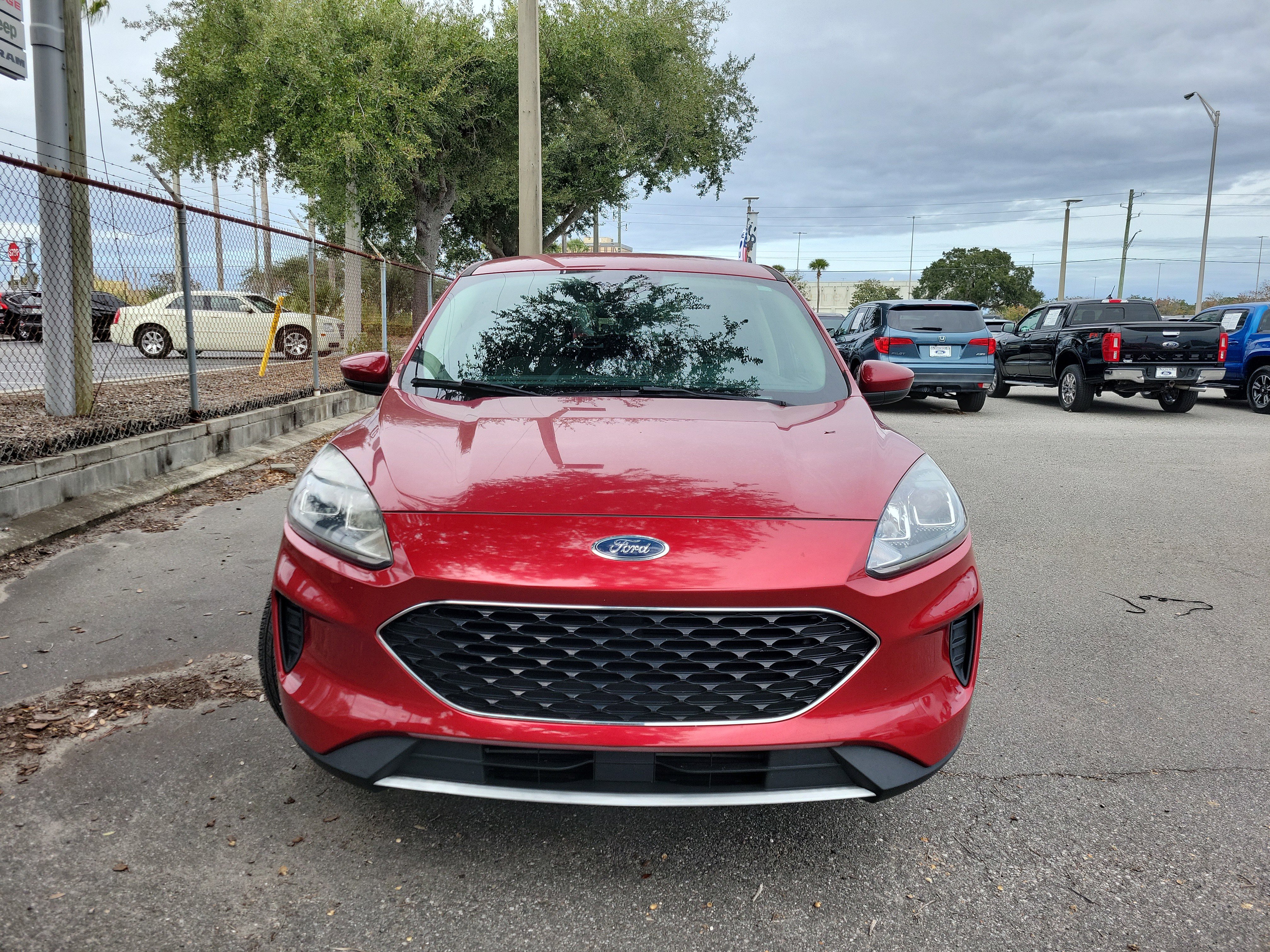 Certified 2020 Ford Escape SE image 2