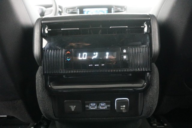 Used 2024 Jeep Wagoneer 4WD image 26