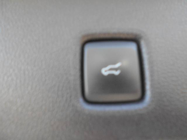 Certified 2025 Ford Escape Platinum AWD/4WD image 13