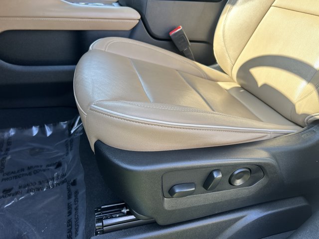 Used 2024 Chevrolet Tahoe Premier AWD/4WD image 17