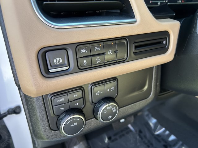 Used 2024 Chevrolet Tahoe Premier AWD/4WD image 30