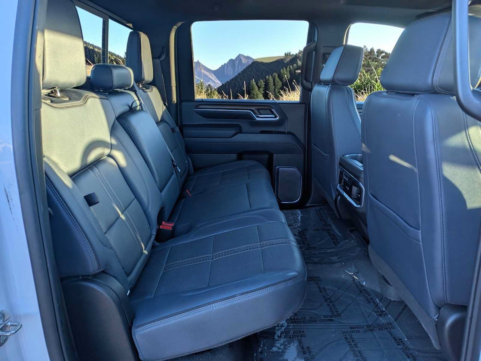 Used 2024 Chevrolet Silverado 2500 High Country w/ High Country Premium Package AWD/4WD image 14