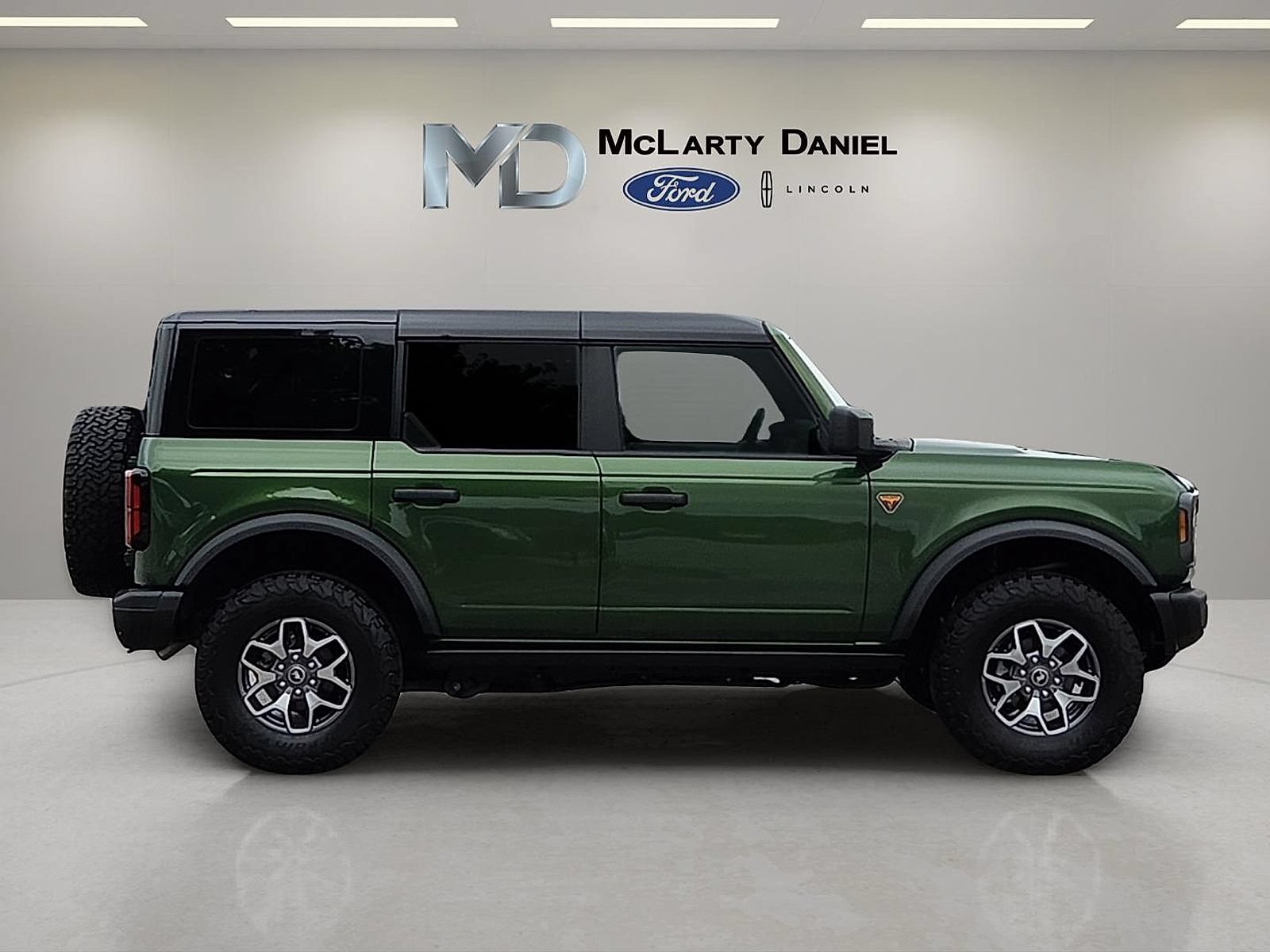 Certified 2025 Ford Bronco Badlands AWD/4WD image 6