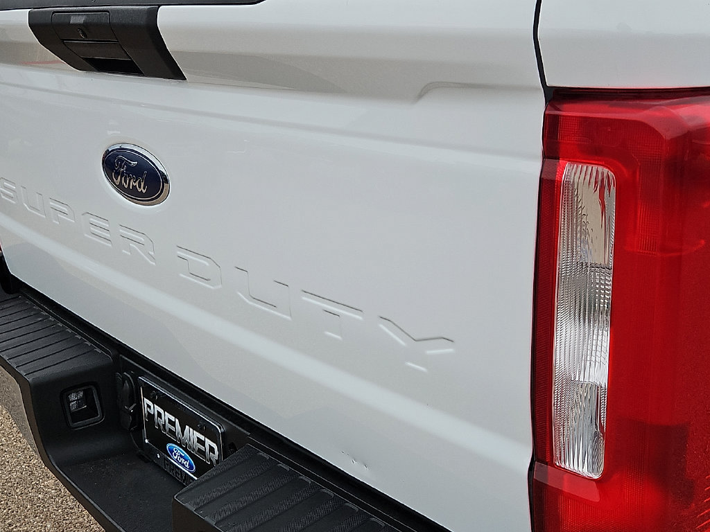 Certified 2025 Ford F250 XLT w/ FX4 Off-Road Package AWD/4WD image 15