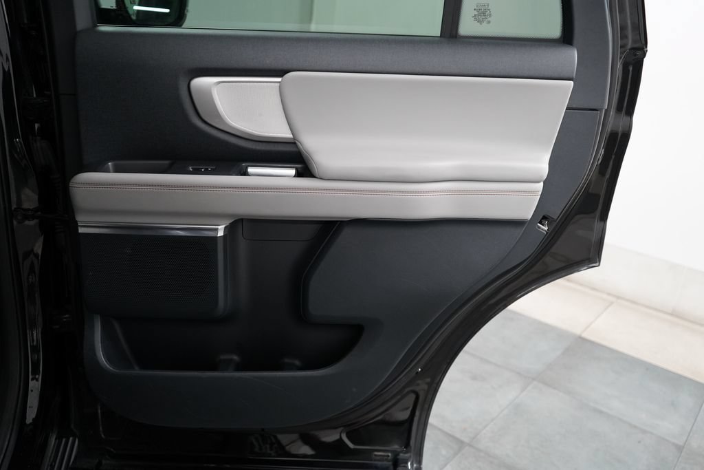 Certified 2025 Ford Expedition Active AWD/4WD image 26