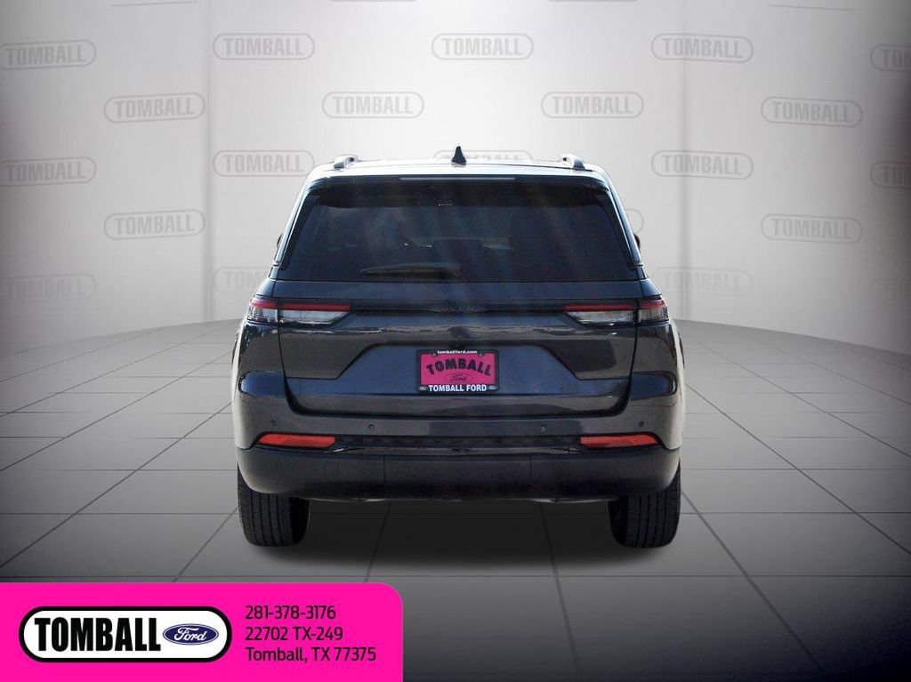 Used 2024 Jeep Grand Cherokee Altitude RWD image 7