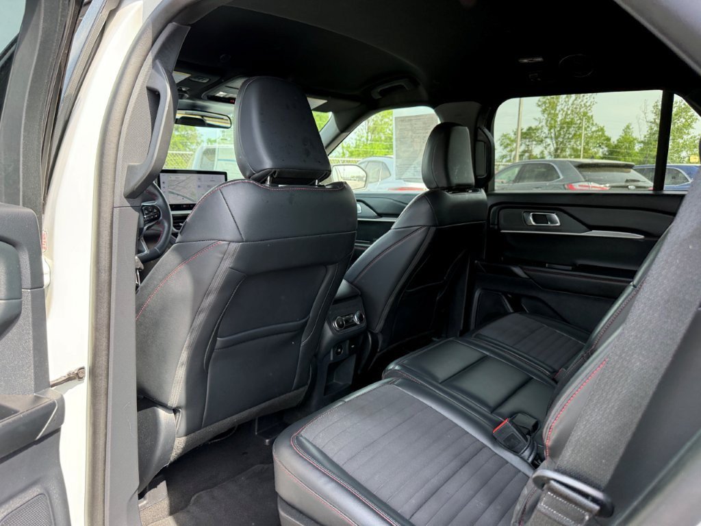 Certified 2025 Ford Explorer ST-Line w/ ST-Line Street Pack AWD/4WD image 18