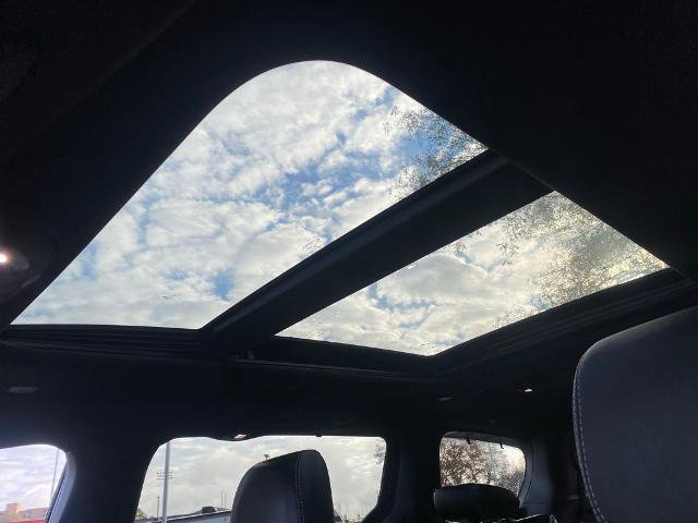 Used 2025 Chrysler Pacifica Limited image 27