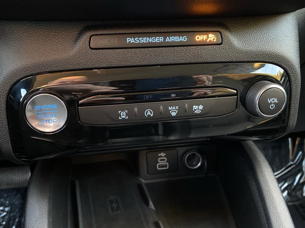 Certified 2025 Ford Escape Platinum image 23