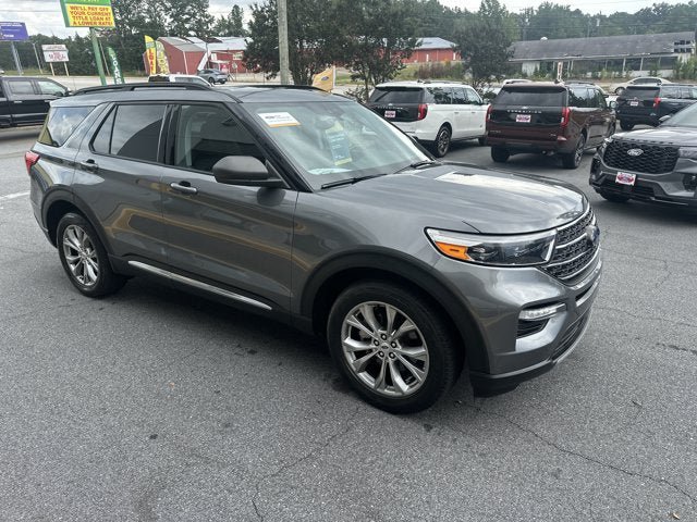Certified 2023 Ford Explorer XLT w/ Equipment Group 202A RWD image 4