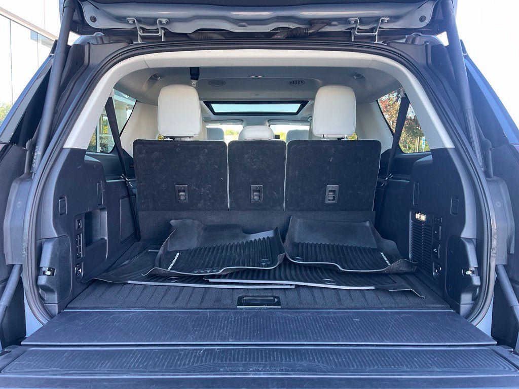 Certified 2025 Ford Expedition Max Platinum w/ Platinum Ultimate Package AWD/4WD image 12