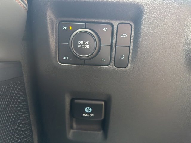 Certified 2025 Ford Expedition Active image 16