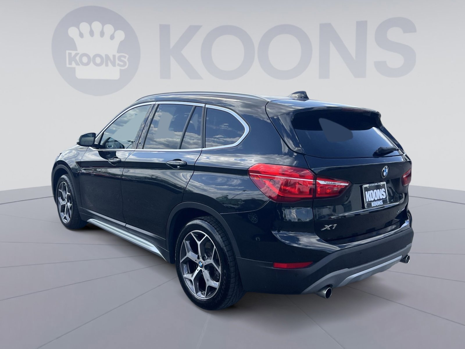 Used 2019 BMW X1 xDrive28i w/ Convenience Package image 3