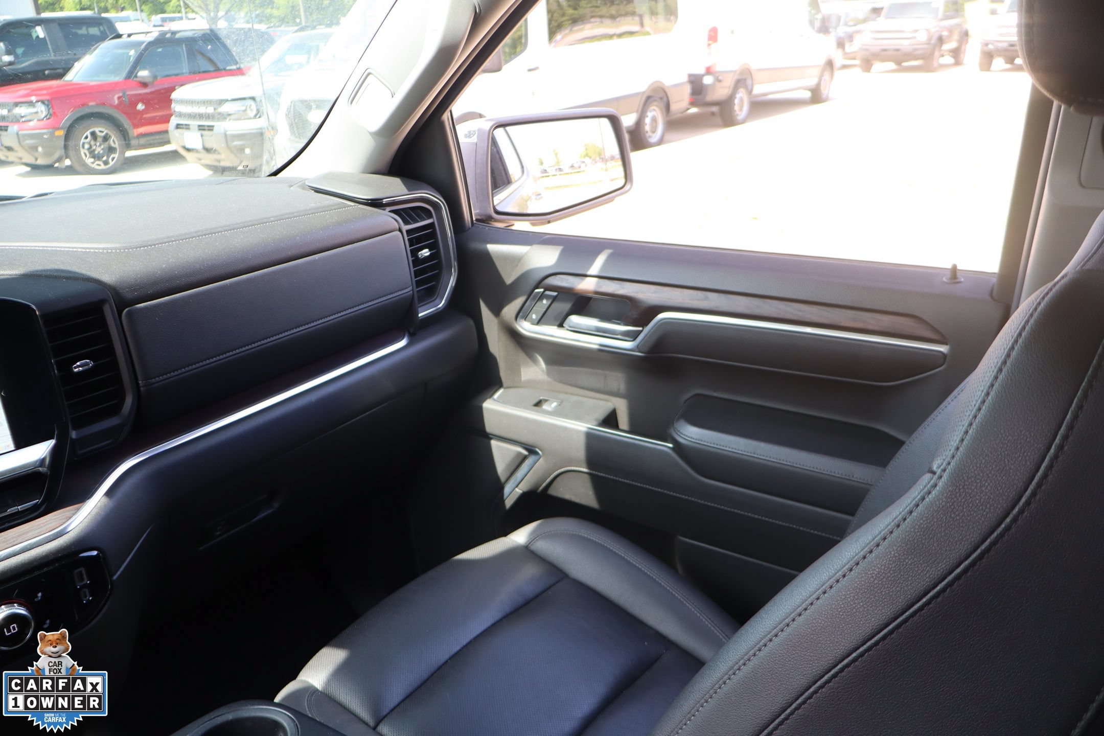 Used 2025 GMC Sierra 1500 SLT AWD/4WD image 22
