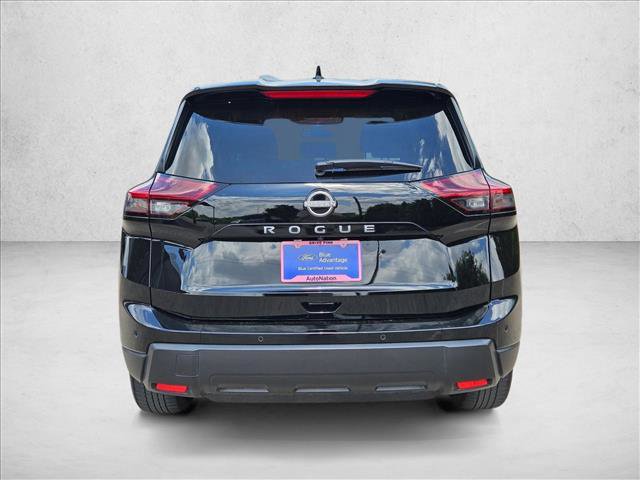 Used 2025 Nissan Rogue SV image 4
