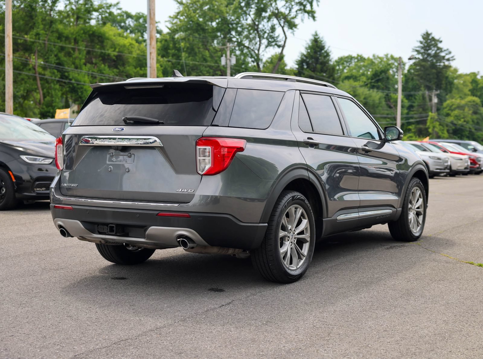 Certified 2023 Ford Explorer Limited w/ Limited Technology Package AWD/4WD image 5