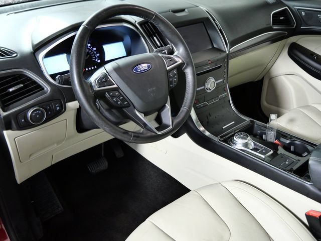 Certified 2019 Ford Edge Titanium FWD image 3