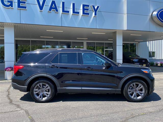Certified 2023 Ford Explorer XLT w/ Equipment Group 202A AWD/4WD image 7