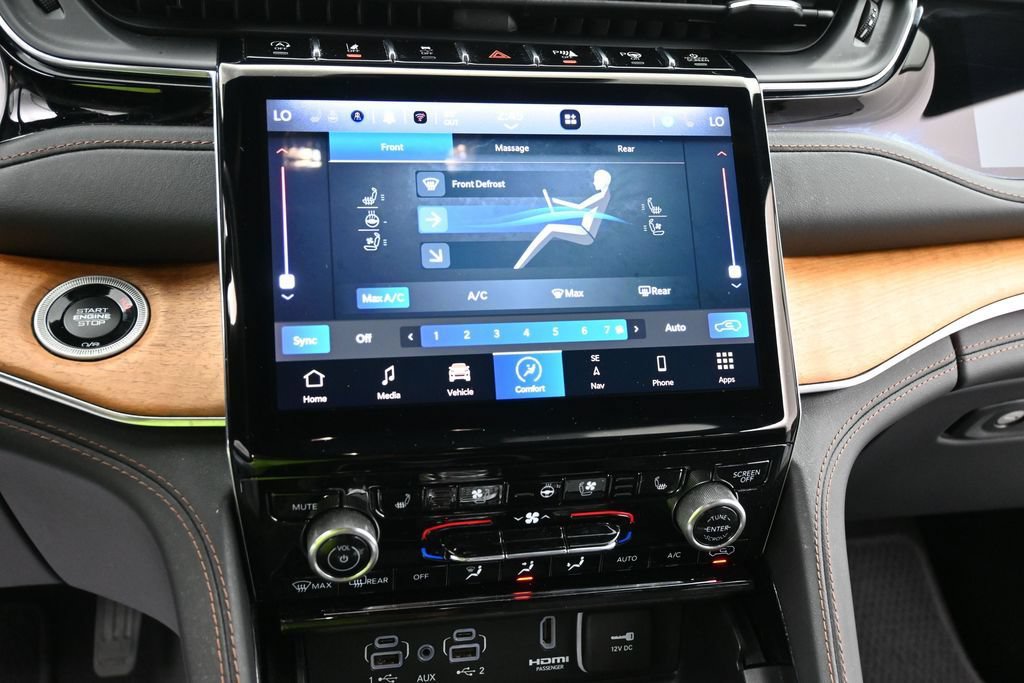 Used 2023 Jeep Grand Cherokee L Summit AWD/4WD image 13