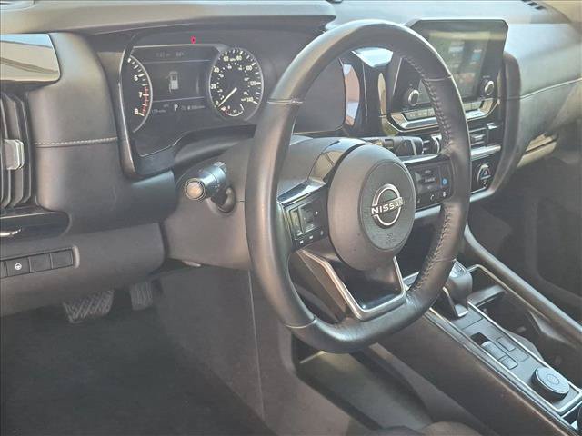 Used 2022 Nissan Pathfinder SV AWD/4WD image 9