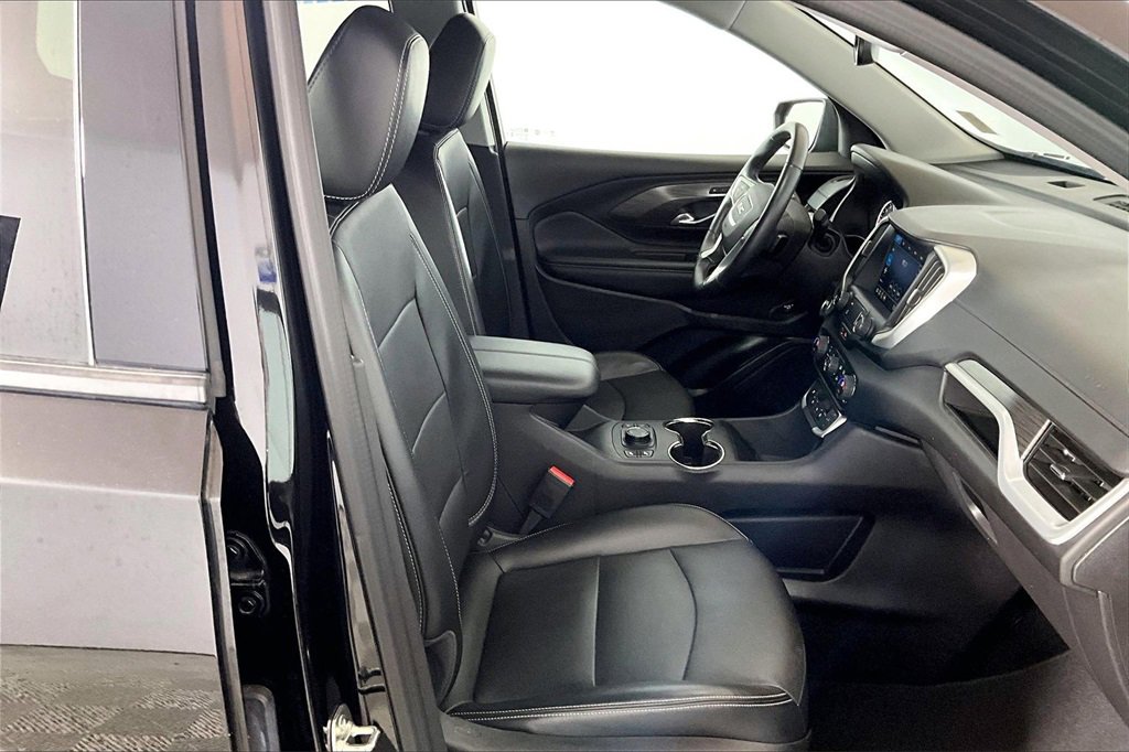 Used 2024 GMC Terrain SLT image 6