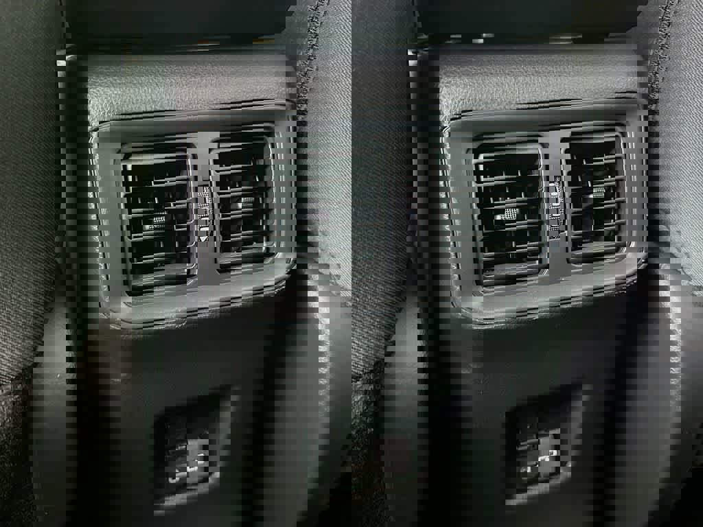 Used 2023 Toyota RAV4 SE w/ Weather & Moonroof Package image 16