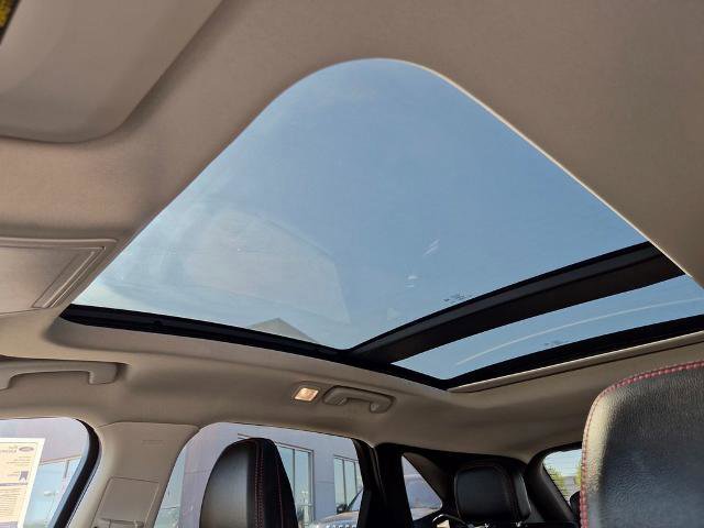 Certified 2022 Ford Escape SEL w/ SEL Stealth AWD Package image 17