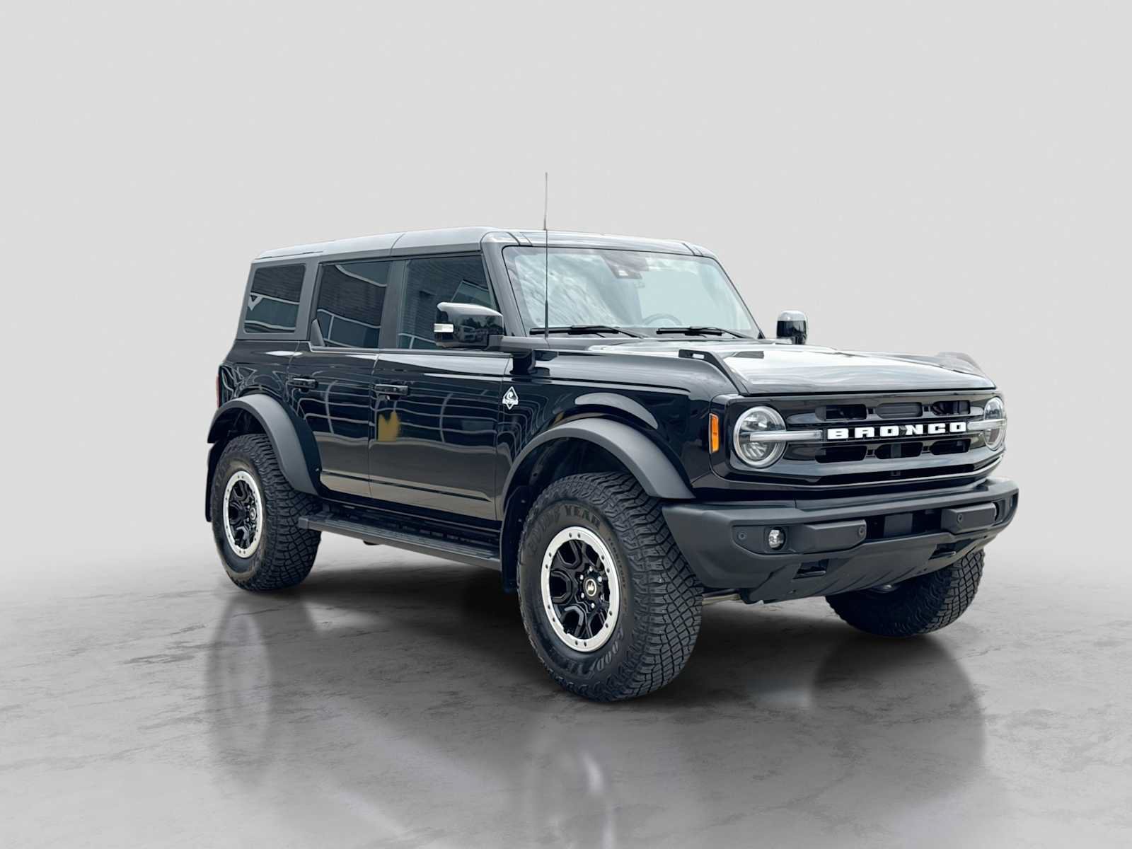Certified 2024 Ford Bronco Outer Banks w/ Sasquatch Package AWD/4WD image 8