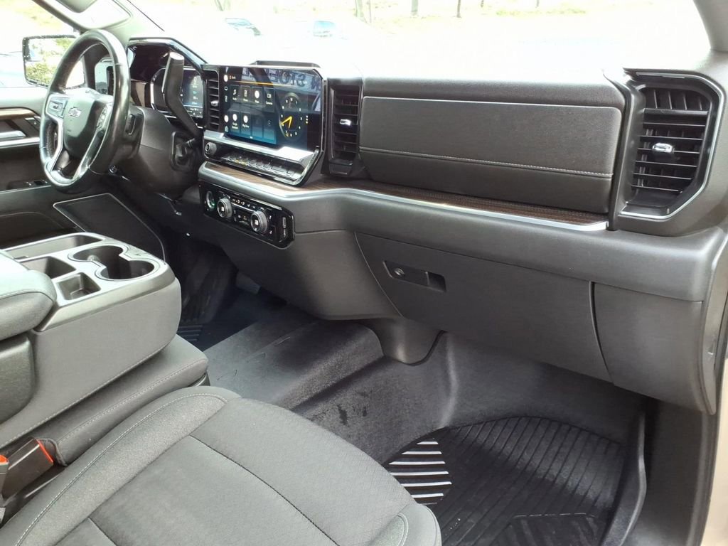 Used 2022 Chevrolet Silverado 1500 LT Trail Boss image 8