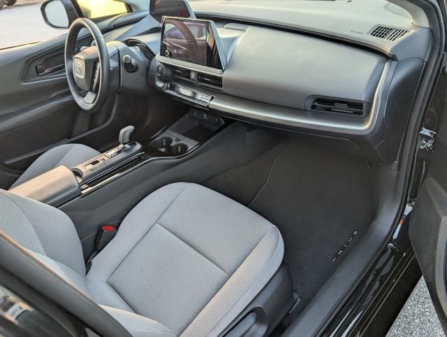 Used 2025 Toyota Prius LE image 12