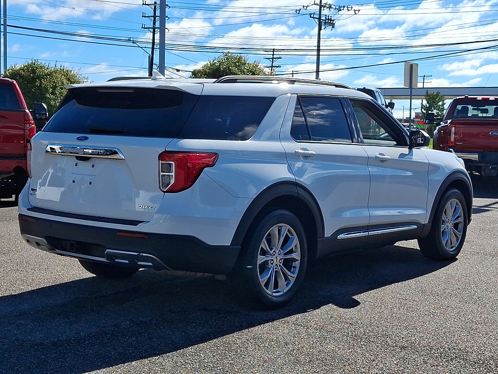 Certified 2023 Ford Explorer XLT w/ Equipment Group 202A AWD/4WD image 11