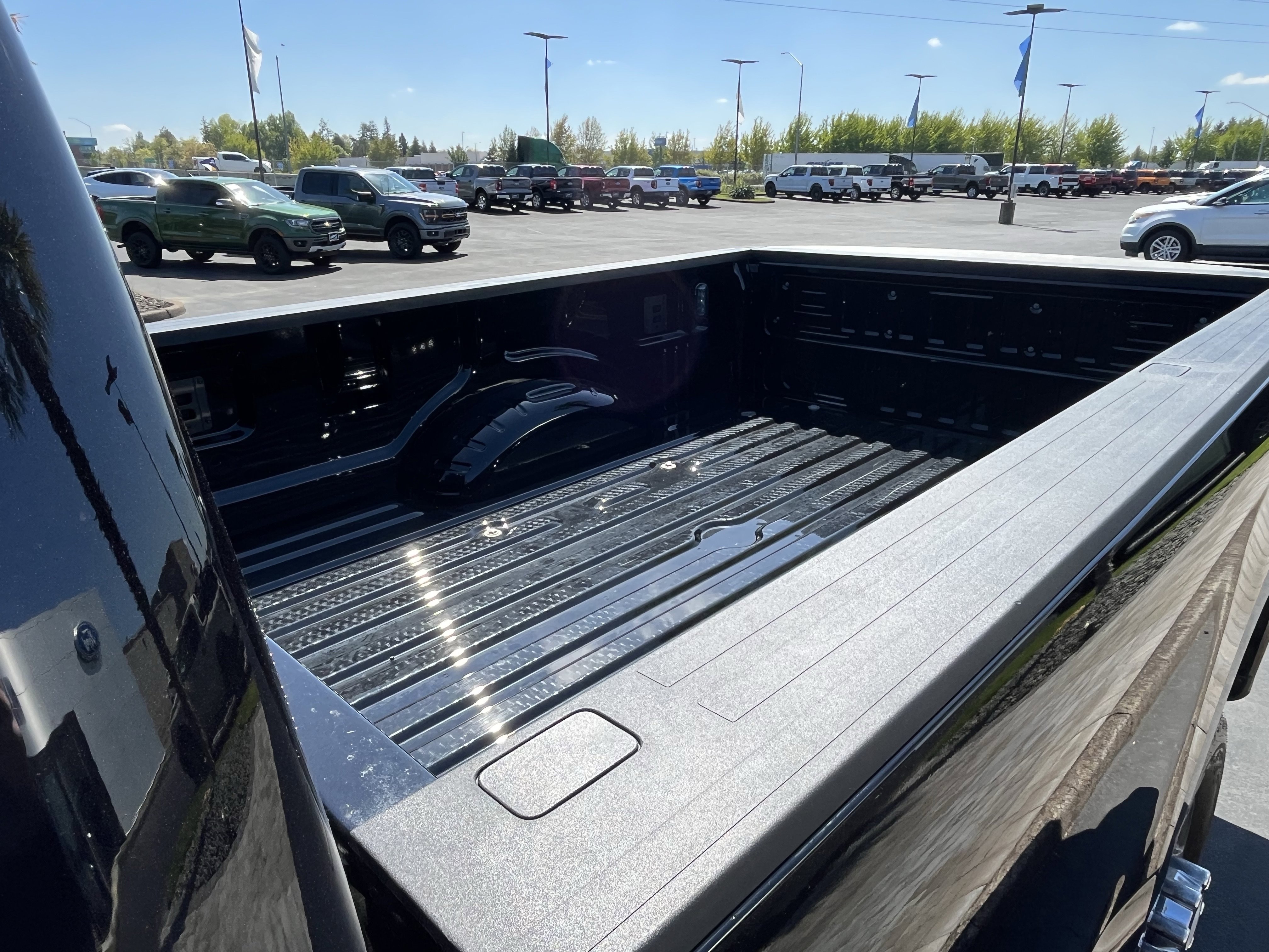 Certified 2025 Ford F350 Lariat w/ Camper Package AWD/4WD image 6