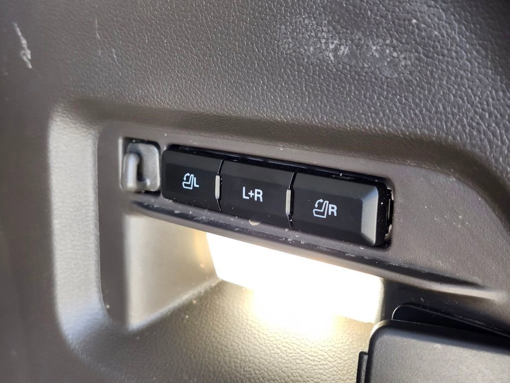 Certified 2022 Ford Explorer Platinum w/ Equipment Group 601A AWD/4WD image 35