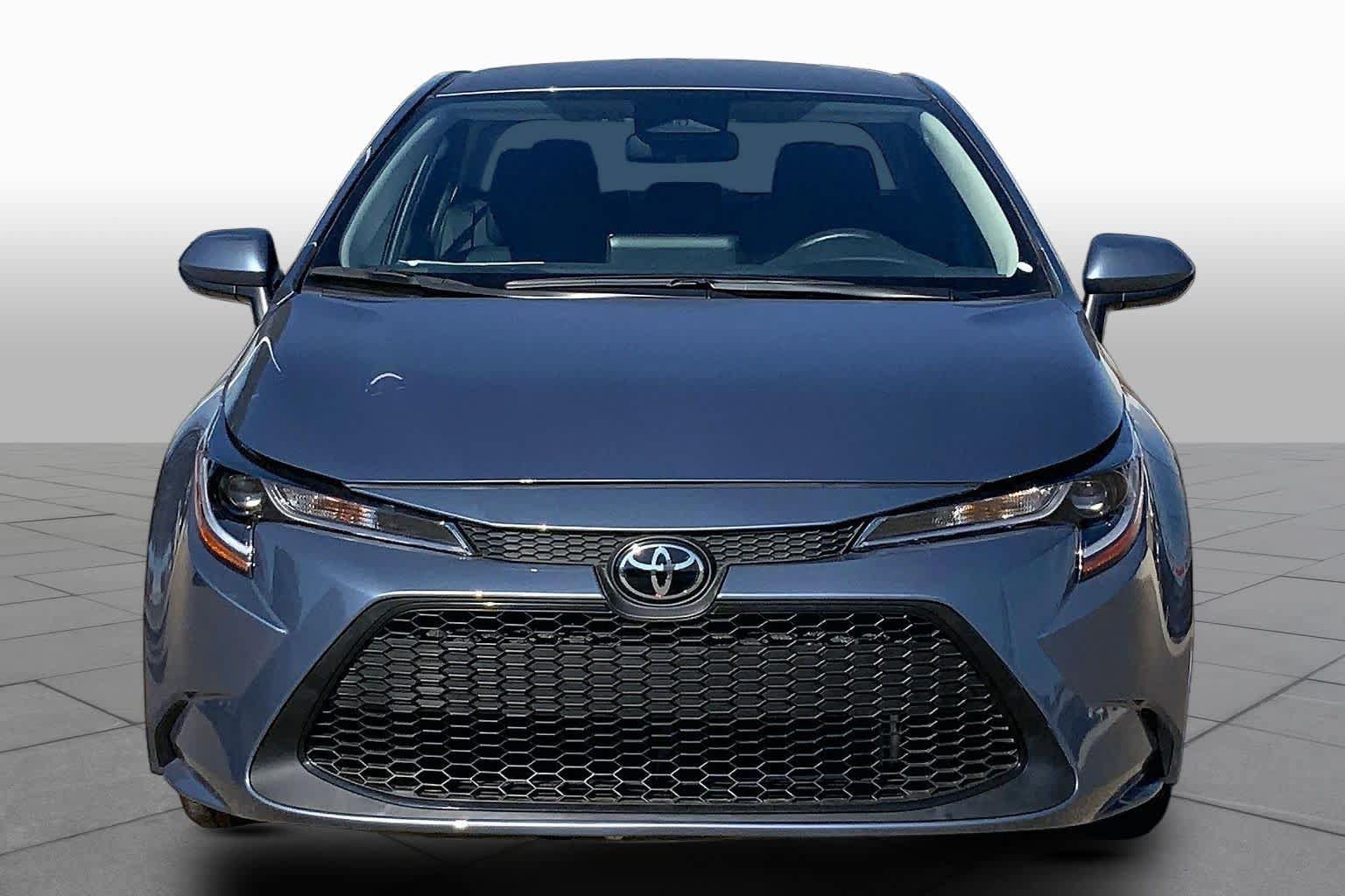 Used 2025 Toyota Corolla LE FWD image 4