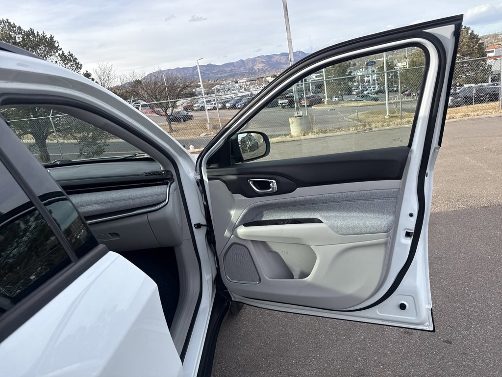 Used 2022 Jeep Compass Latitude w/ Convenience Group image 29