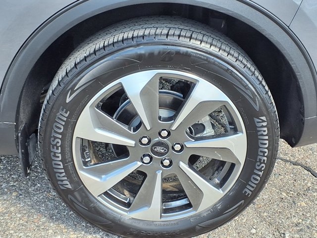 Certified 2024 Ford Escape Platinum w/ Premium Technology Package AWD/4WD image 31