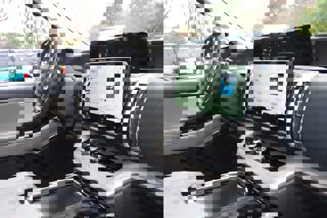 Certified 2025 Ford Expedition Active image 10