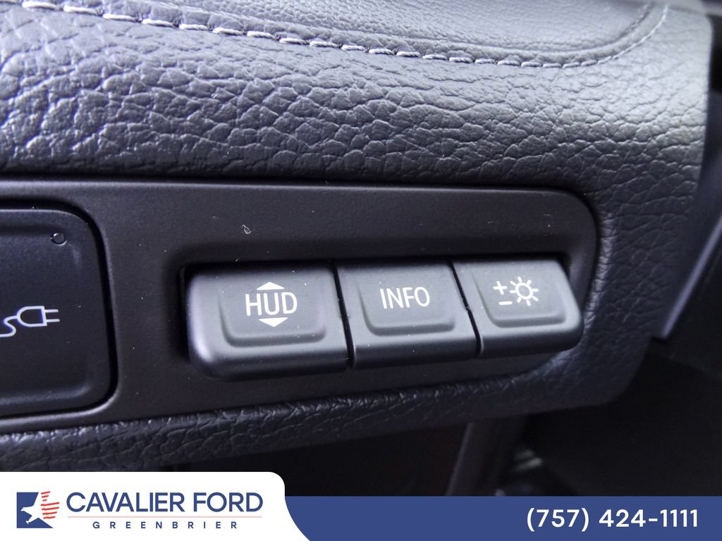Used 2022 GMC Yukon XL Denali AWD/4WD image 24